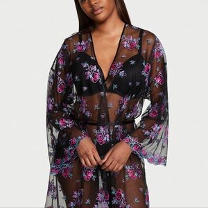 PRODUCT DESCRIPTION Go ahead and zoom in on the details of this sheer robe deco